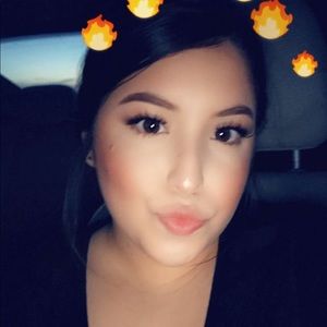 Meet your Posher, Alyssa